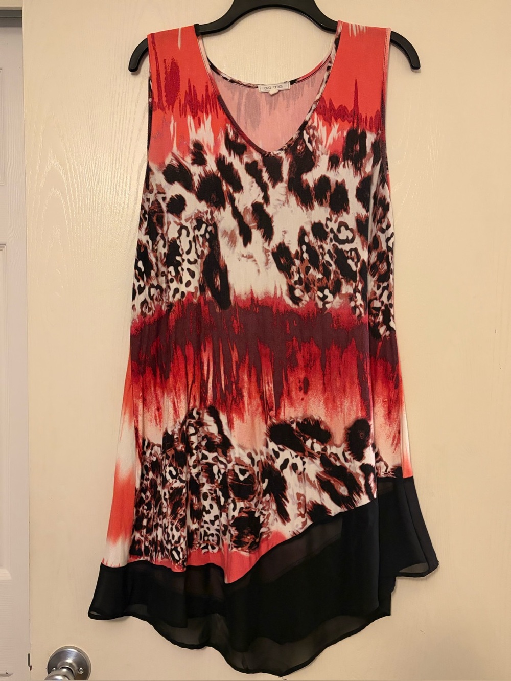 Sleeveless Animal-Print V-Neck Tunic in Coral and Black